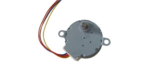 無人機自動瞄準旋轉電機采用35BYJ46電機自動對焦