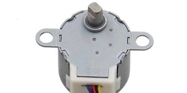 浴霸擺葉式送風和格柵式送風設計那種較好？用什么電機擺風？